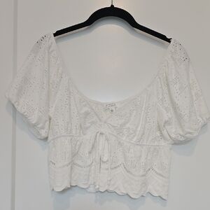 NWOT Kiriou White Eyelet Crop Top